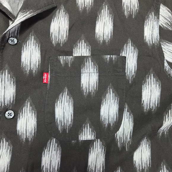 Levi's Ikat Print Relaxed Fit Shirt  Button Down‎  Short Sleeve Mens Large - Picture 3 of 9